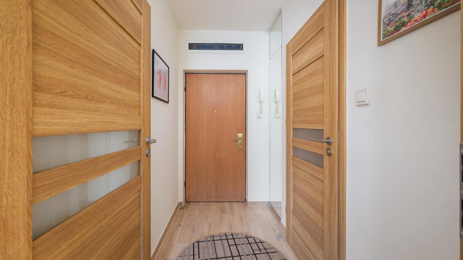 Park Szczesliwicki Cosy Apartment 华沙